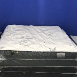 ***Brand New Bed in a Box Easy transport***