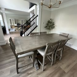 Dining Room Table 
