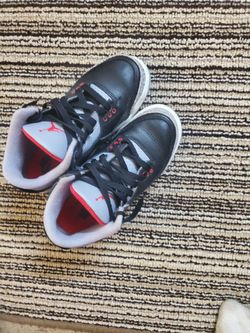Jordan 3 black cements light used size 3.5