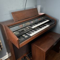 Yamaha F-55 Organ