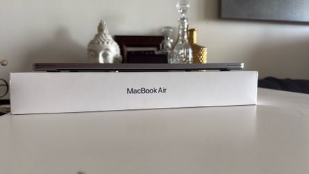 APPLE M4 chip 16GB memory 15-inch MacBook Air 256GB storage