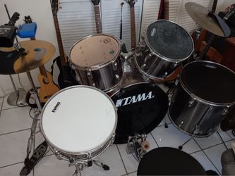 Tama drum kit