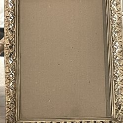 Vintage Hollywood’s Regency Gold Filigree 5x7 Picture Frame