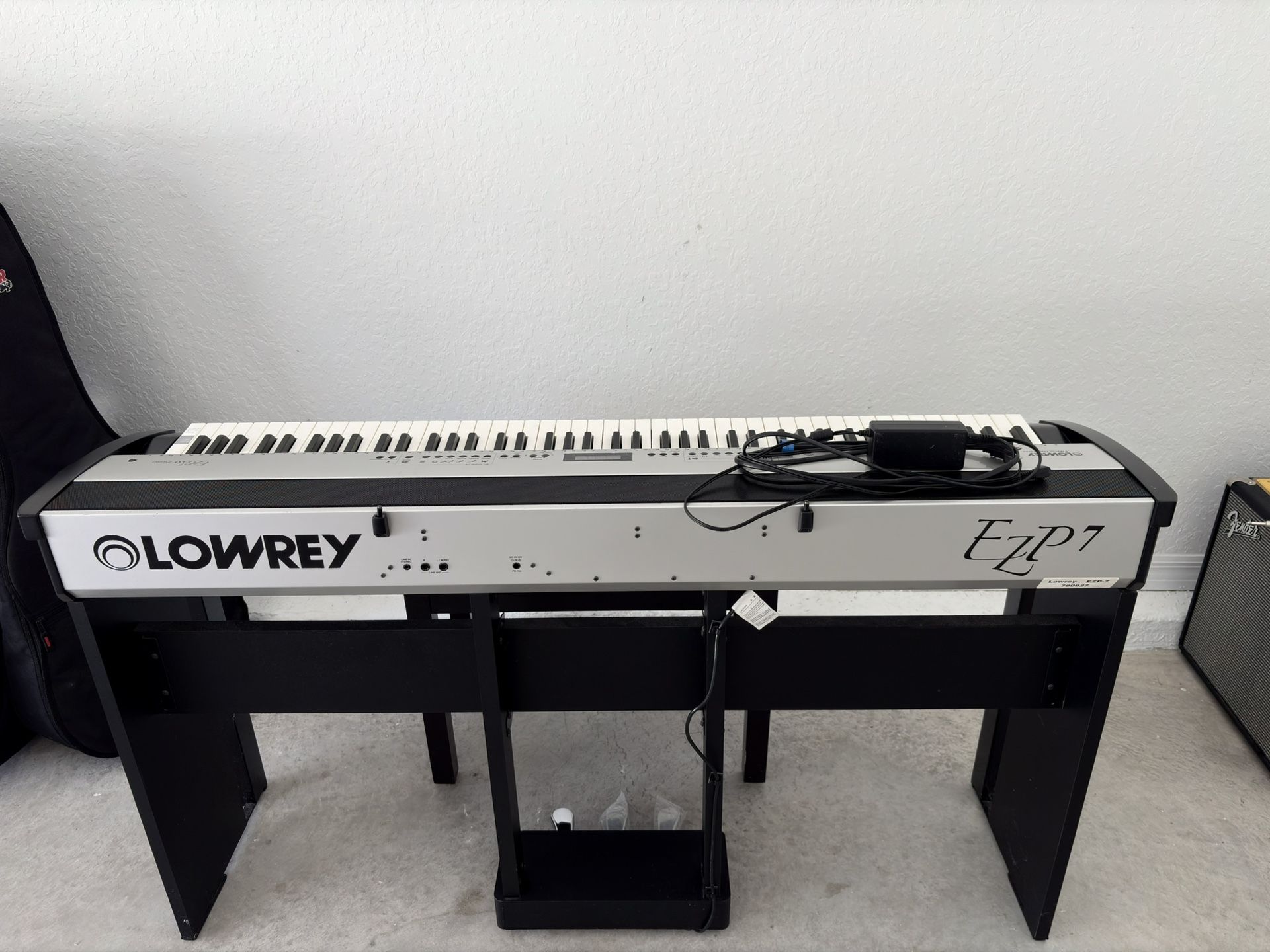 Lowrey EZP-7 Easy Piano
