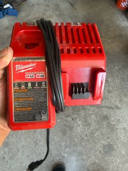 Milwaukee charger m12 m18