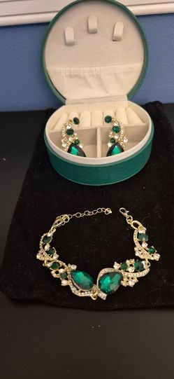 Gorgeous sed, earrings &  bracelet