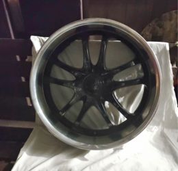 Aftermarket Alloy Wheel Black with Chrome Lip