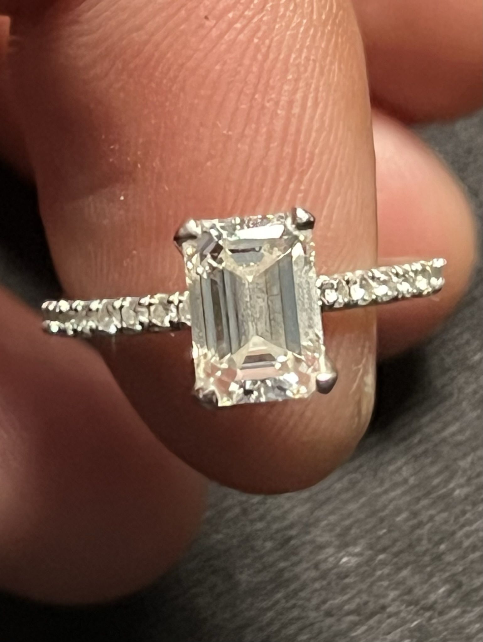 1.51 Carat Emerald Diamond ring w/ 22 Round Cut Diamond Band