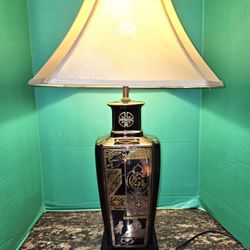 Late 20th Century Chinoserie Black Asian Scene Table Lamp 