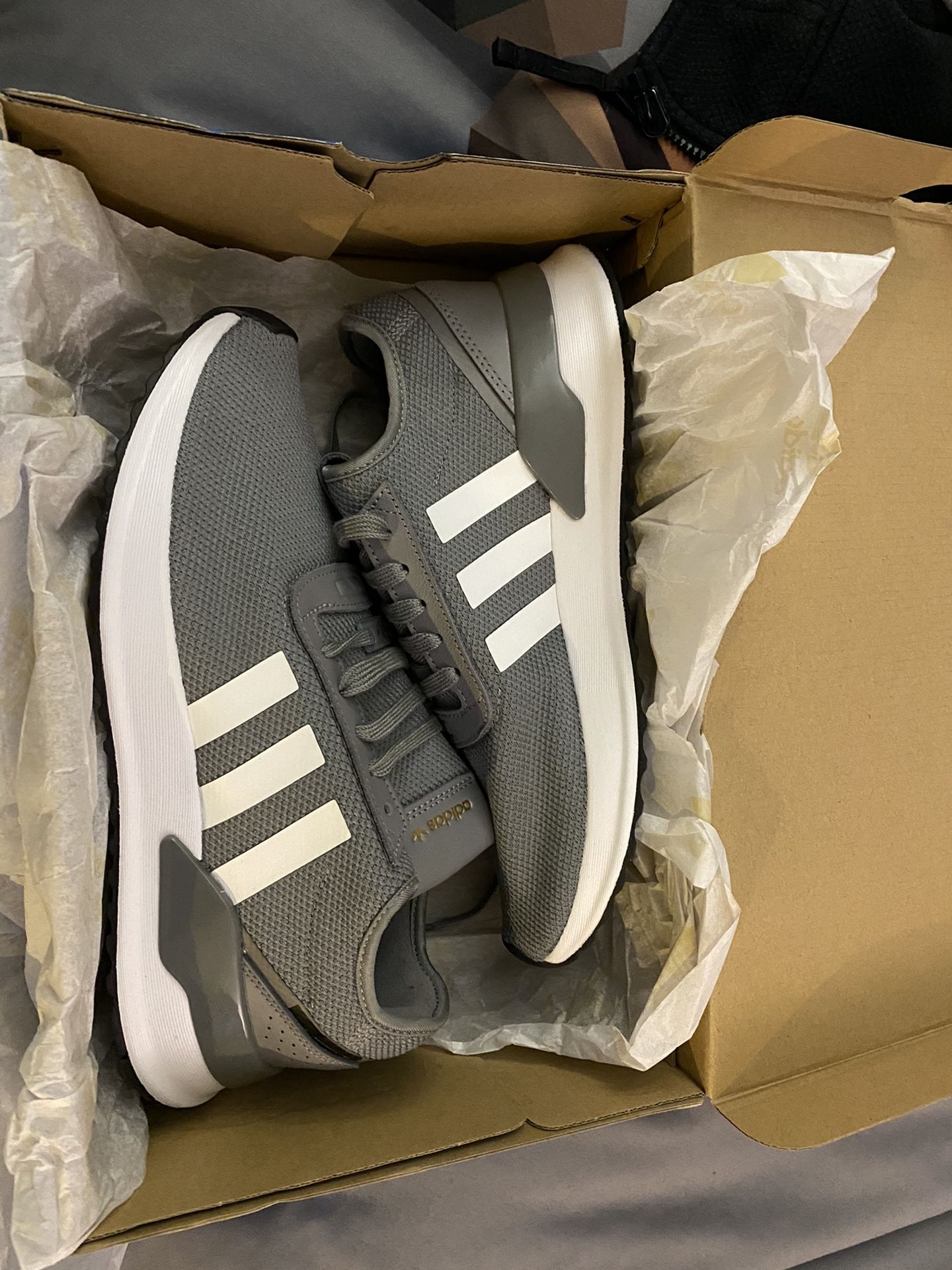 Men’s adidas brand new size 9