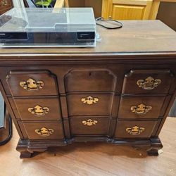 Ethan Allen Georgian Court Cherry Wood 4 Drawer Bachelor Chest of Drawers