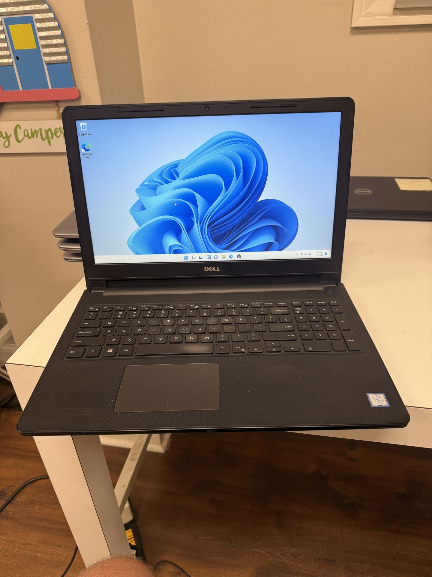 Dell 15” Inspiron 15-3567 2.70ghz Core i5-7200U 8gb RAM 1TB HDD Win 11 Pro