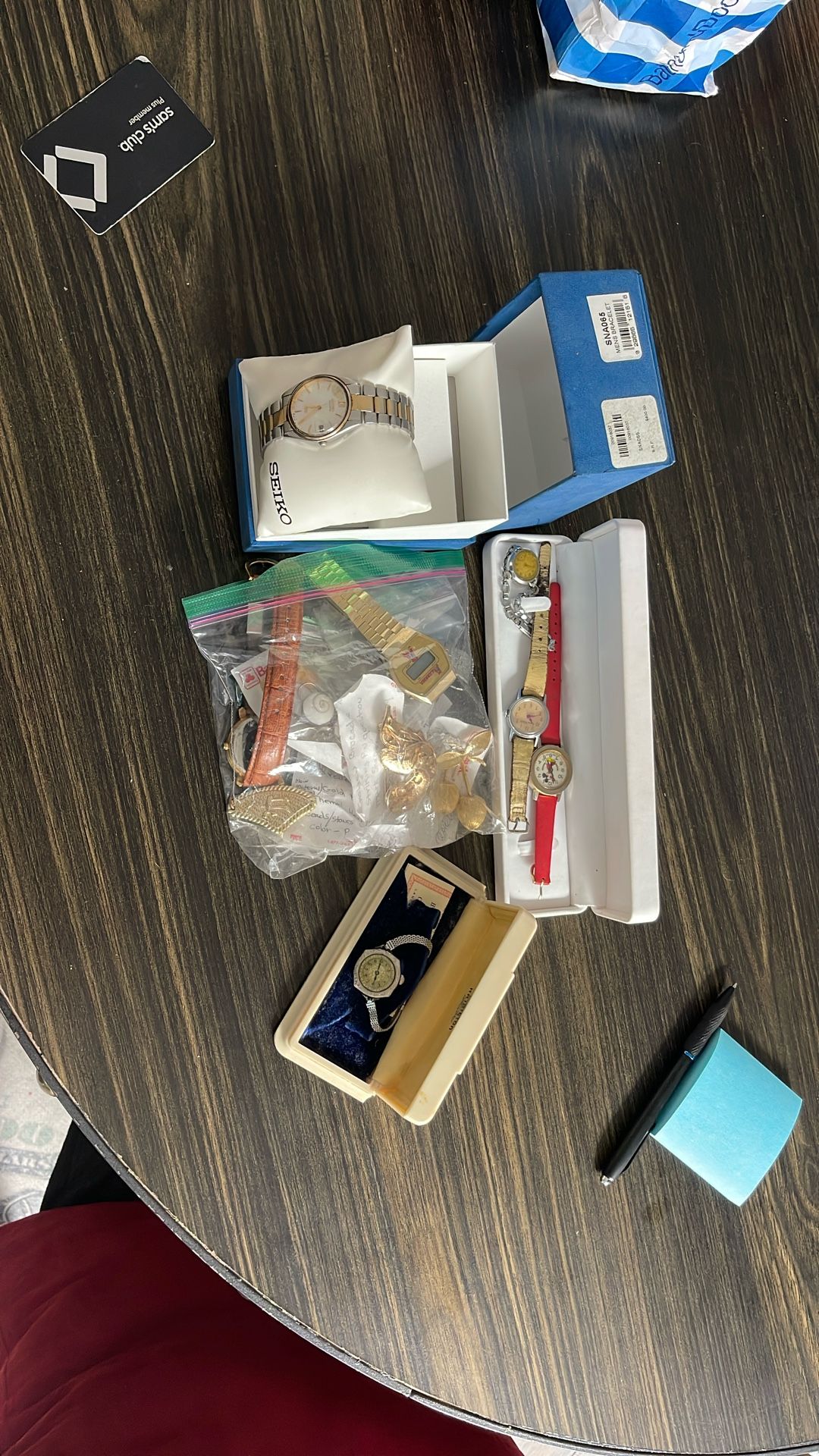 MISCELLANEOUS JEWELRY AND WATCHES