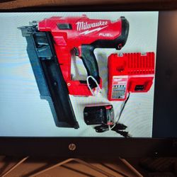 Milwaukee M18 FUEL 3-1/2in. 21Deg. Framing Nailer Kit 