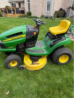 John Deere riding mower