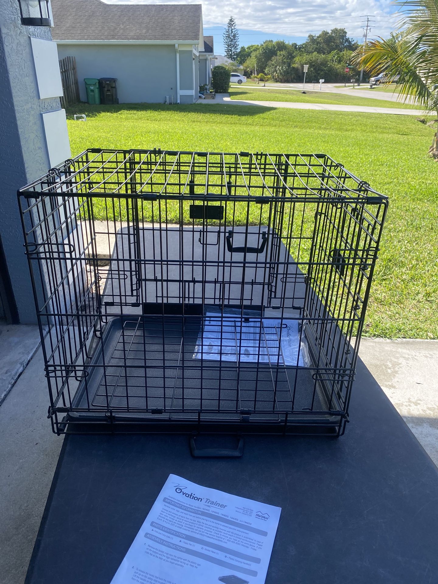 PET CRATE AND CARRIER 