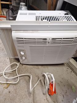 New Frigidaire   window Airconditioner
