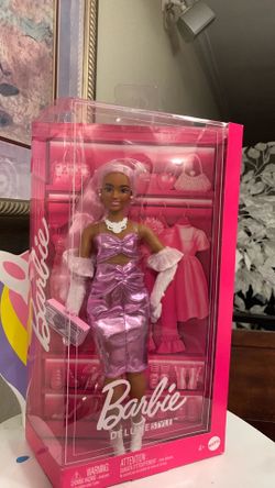 Barbie DELUXE STYLE FASHION DOLL
