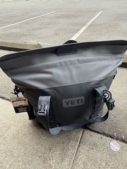 YETI HOPPER FLIP 12 SOFT SIDED COOLER, CHARCOAL
