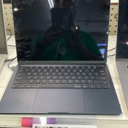 APPLE LAPTOP