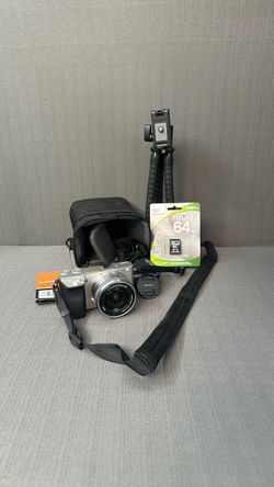 Sony Camera A6000 Kit Lens Silver Bundle