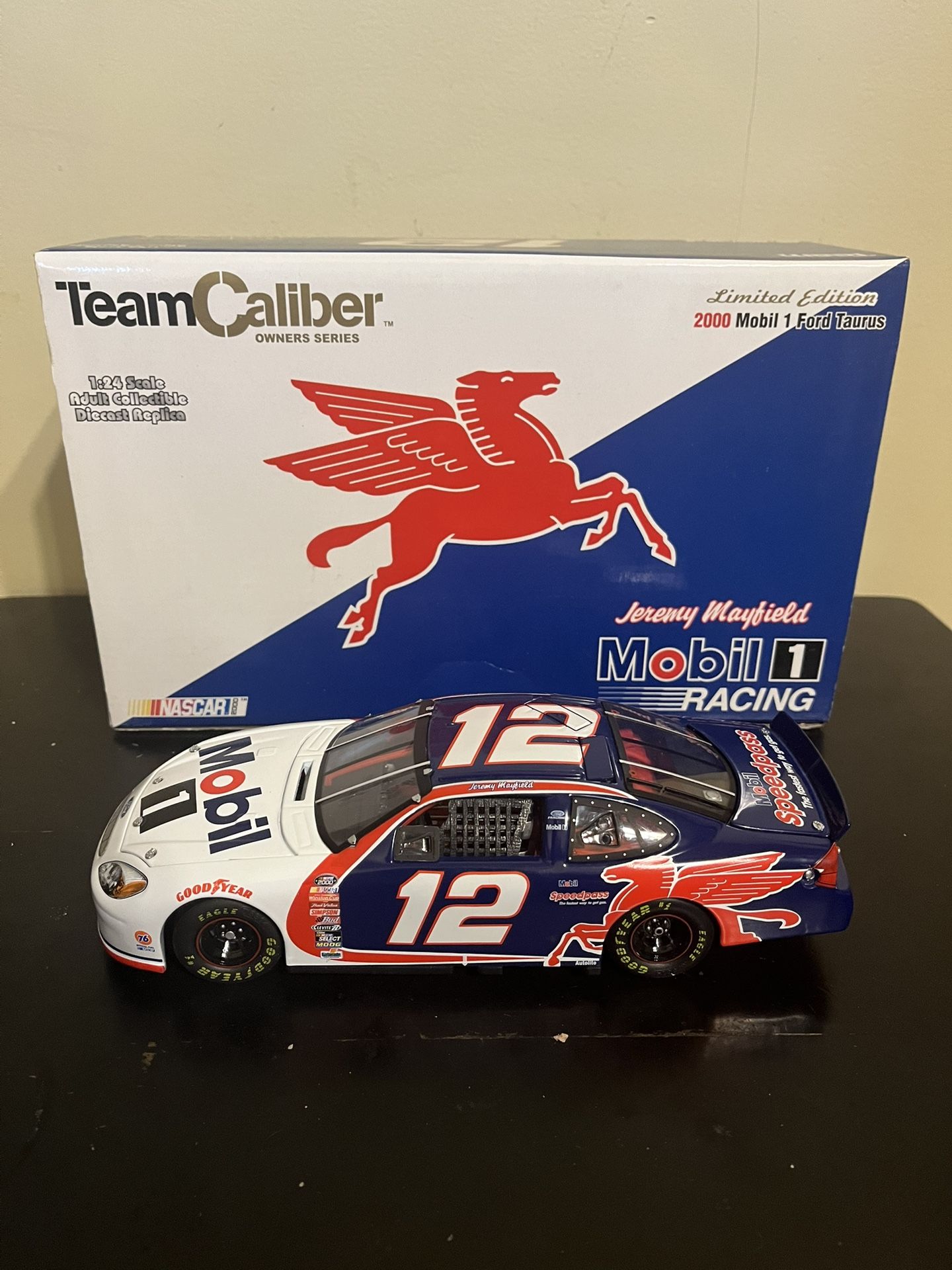 Team Caliber 2000 Mobil 1 #12 Jeremy Mayfield NASCAR 1:24 Diecast Car