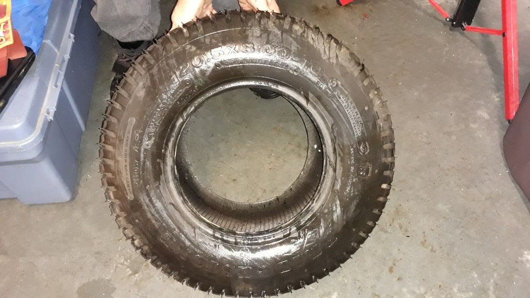 Tractor tire 20.5x8.00-10