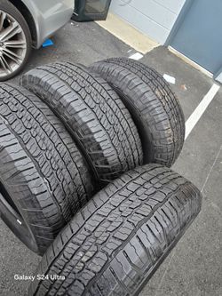 4 used tires 265 70r18 Michelin LTX $250.00 all 4