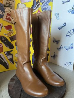 Boots 👢 Size 8