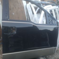 Passenger Front Door Excellent Condition 2009 To 2014 F150 Black And Gold No Dents No Scratches OEM Part