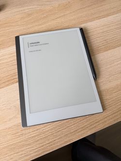 Remarkable 2 paper tablet and pen