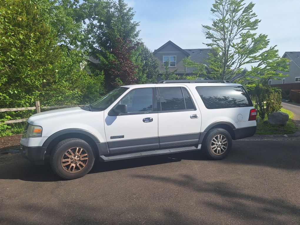 2007 Ford Expedition XL For Parts