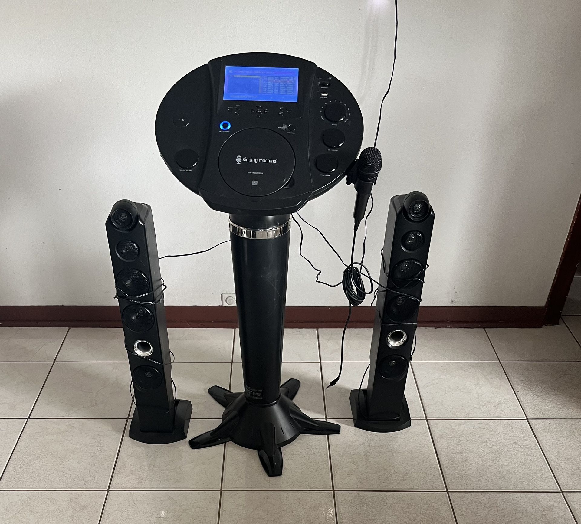 Singing Machine Bluetooth Karaoke Pedestal, Karaoke Machine with Speakers, Black