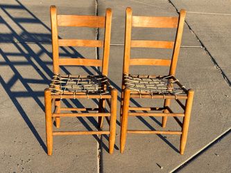 Set (2) Wood Chairs with Rope Seating (LxWxH): 16” x 13” x 34”