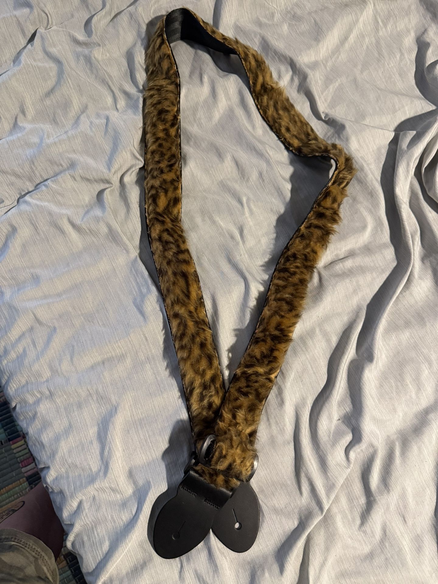NEW ADJUSTABLE GUITAR STRAP FUR LEOPARD PATTERN 2” WIDE