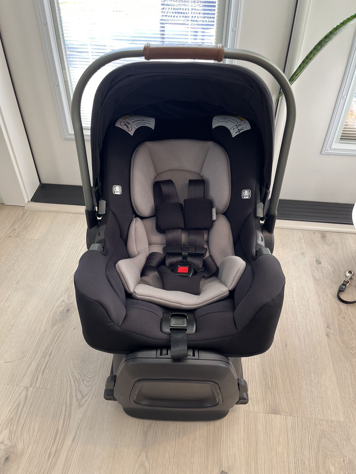Nuna Baby Car Seat And Base
