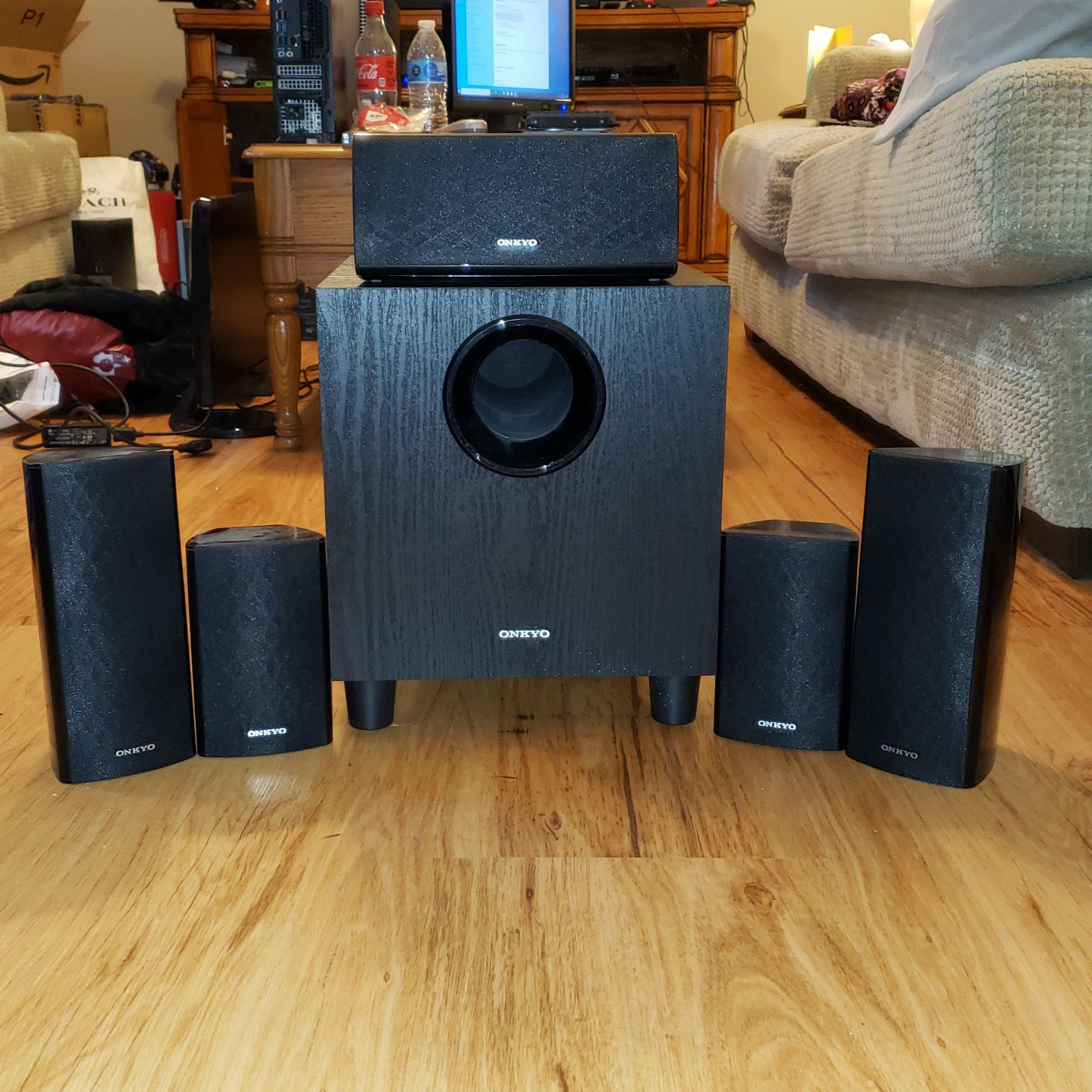 Onkyo 5.1 - 6 piece surround sound speakers & sub woofer