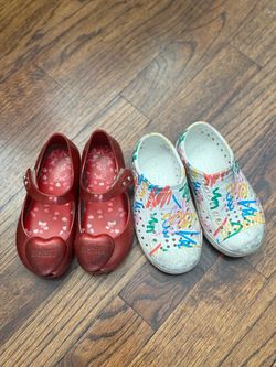 Toddler shoes size 8 mini Melissa and natives