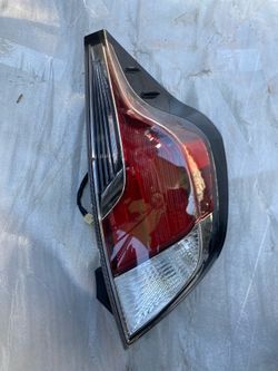 2015-2017 PRIUS C RH TAILLAMP