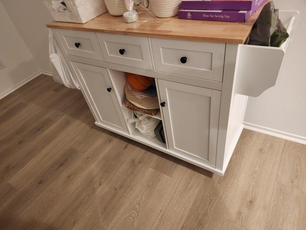 Kitchen Island / Kitchen Island Cart