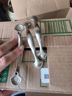 33 Count Half Round Spoon Foot 3 in. (76 mm) Traditional Satin Nickel Cabinet Drawer Pulls