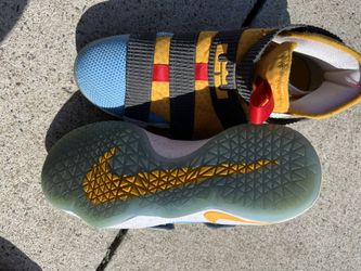 Lebron James Basketball Shoes Size 5Y