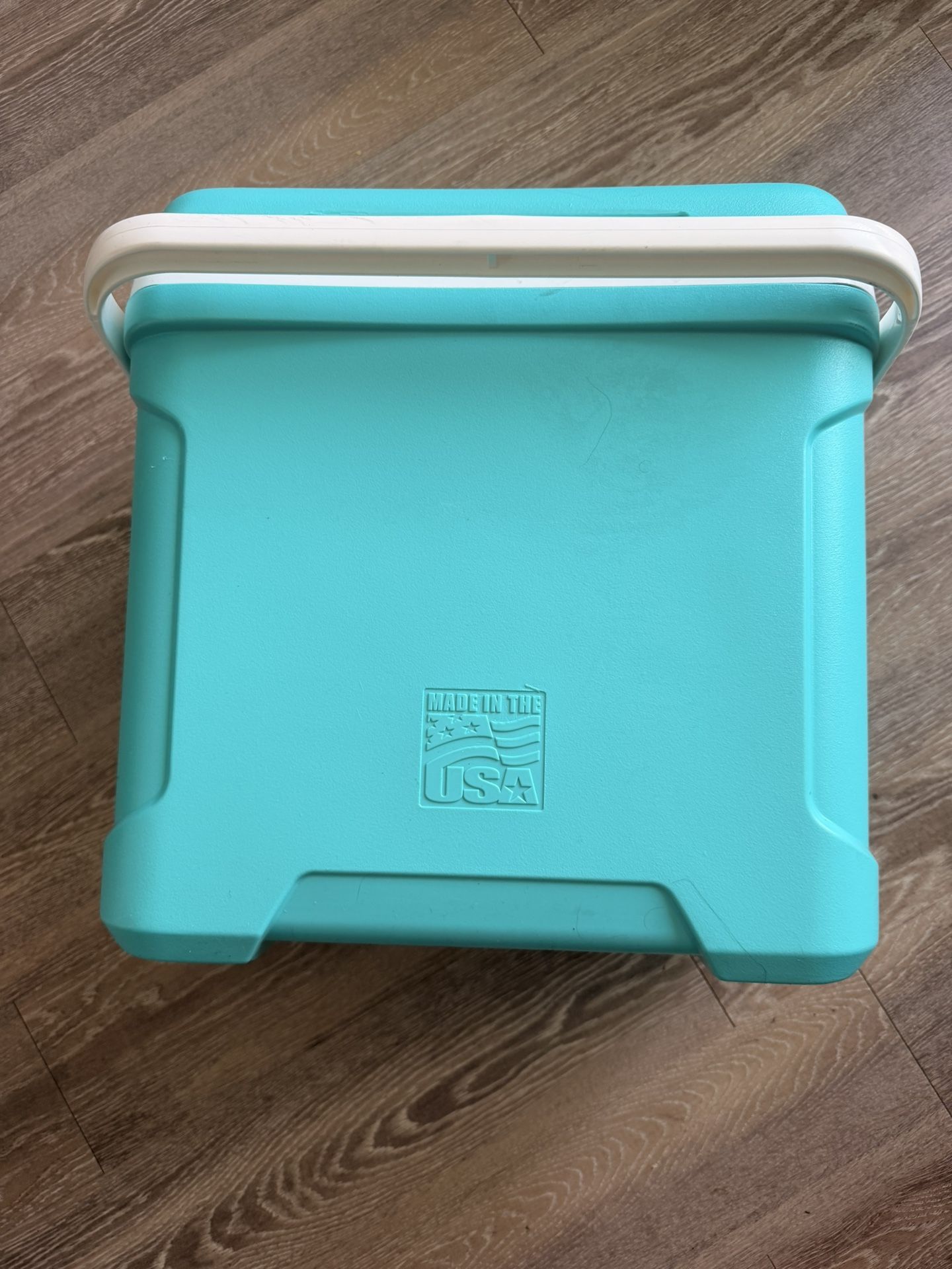 Ice chest
