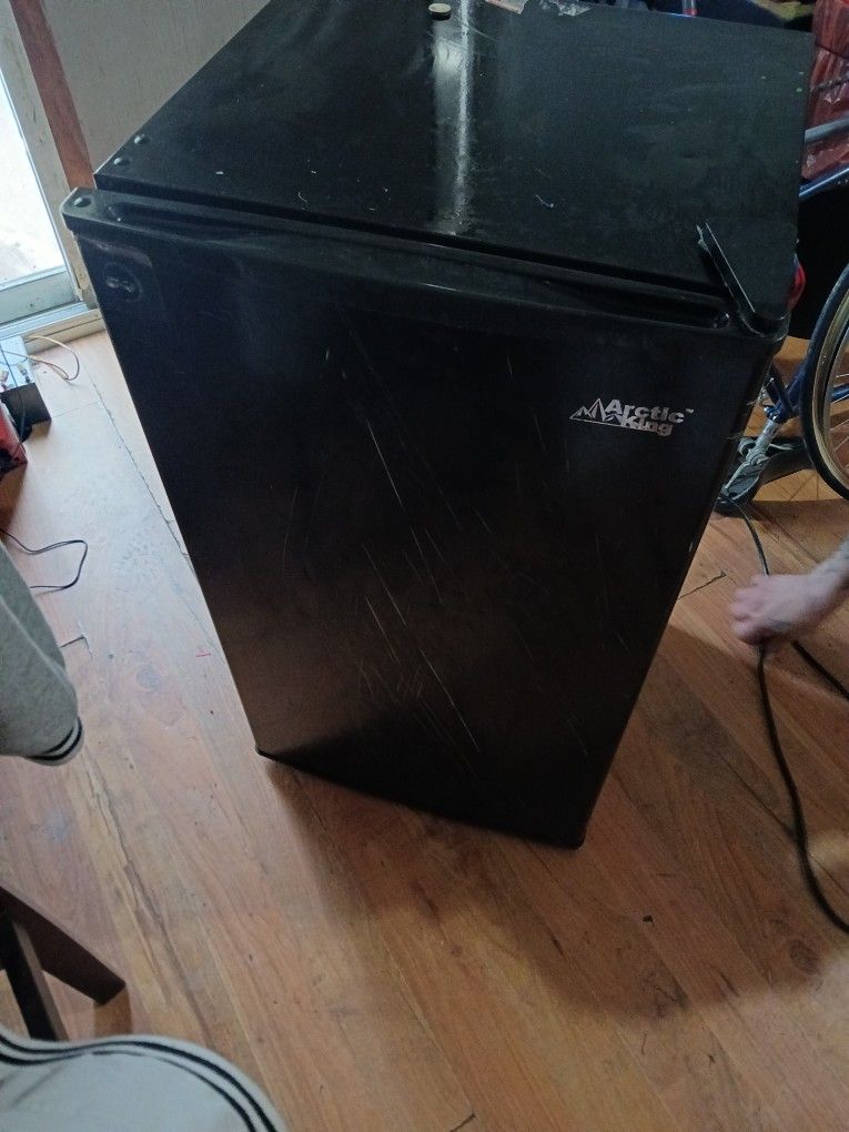 Arctic King Mini Fridge