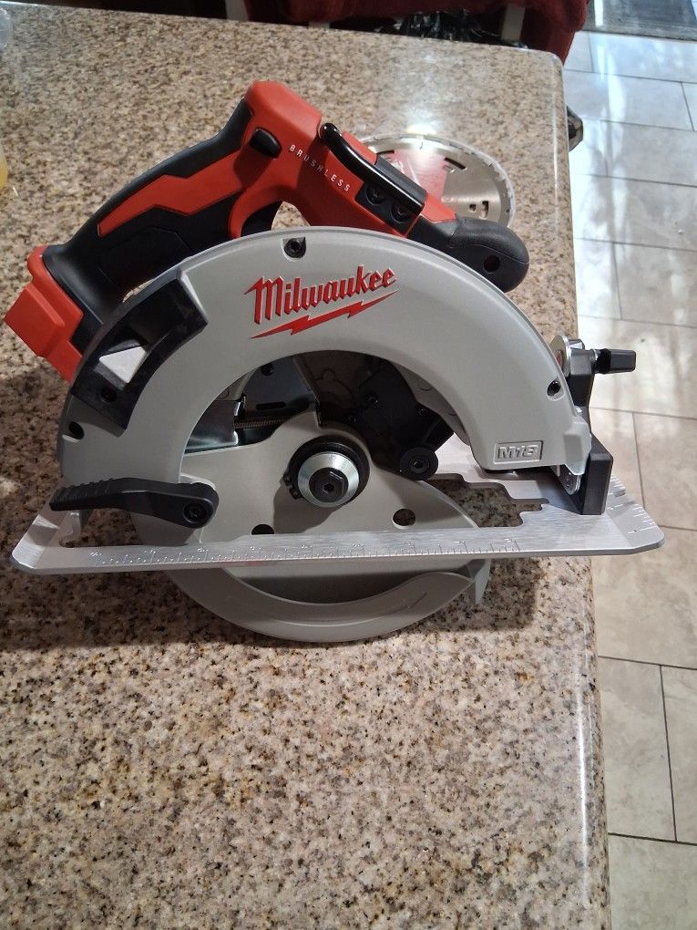 Milwaukee M18 Circular Saw 7 1/4 