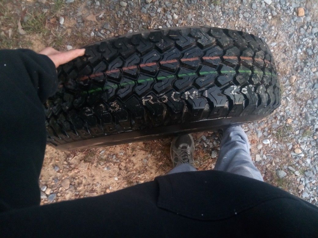 P225/75r15 Bridgestone tire