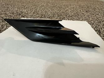 2018- 2020 Toyota Camry L / LE/ XLE Grill Trim Cover (LEFT SIDE ).