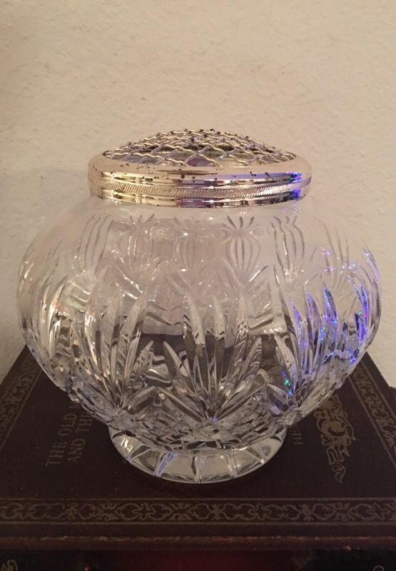 ROYAL DOULTON CRYSTAL VASE 6.5" H