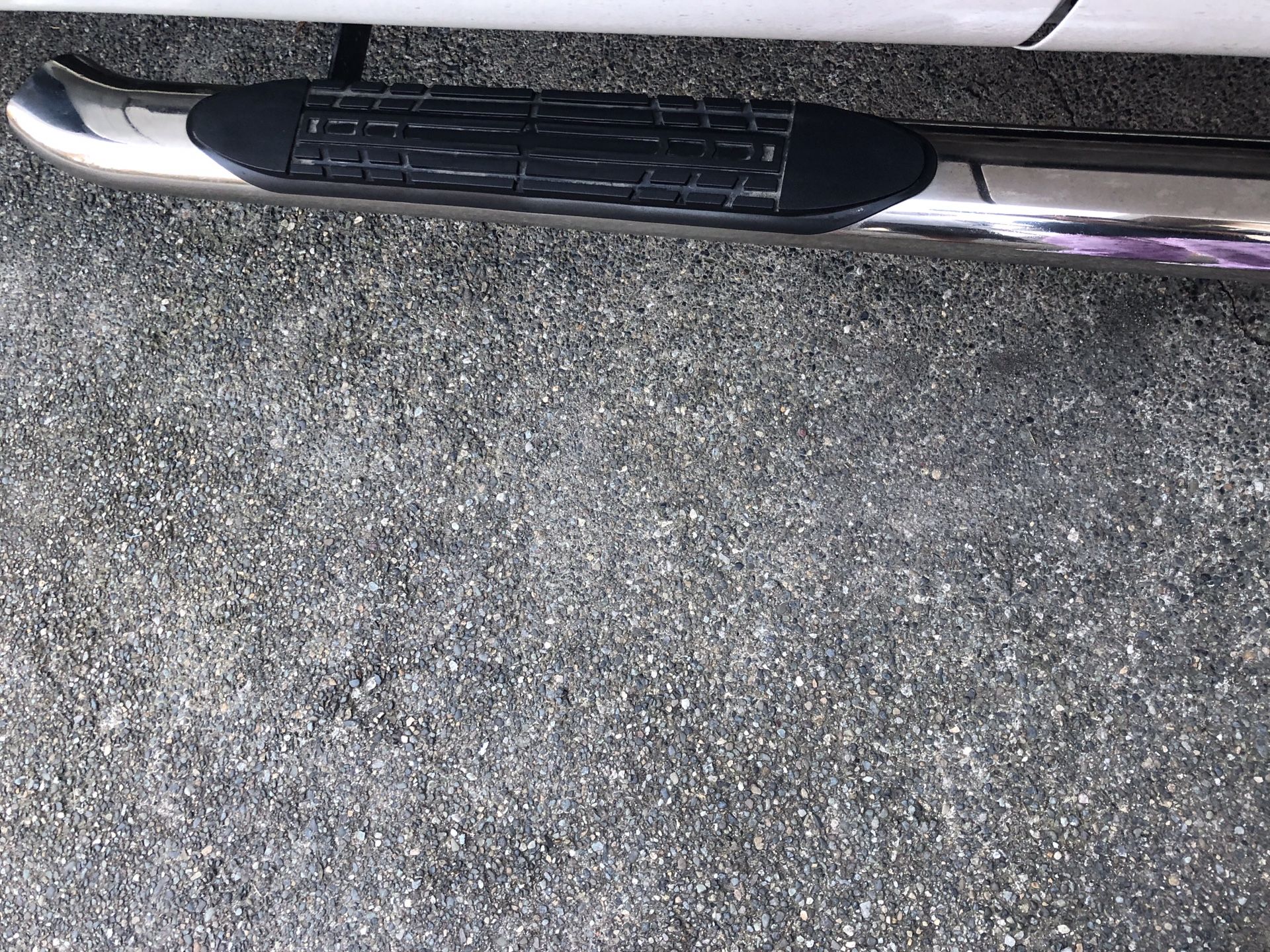 Step rail/Step bar brand new - Toyota Tundra 2017