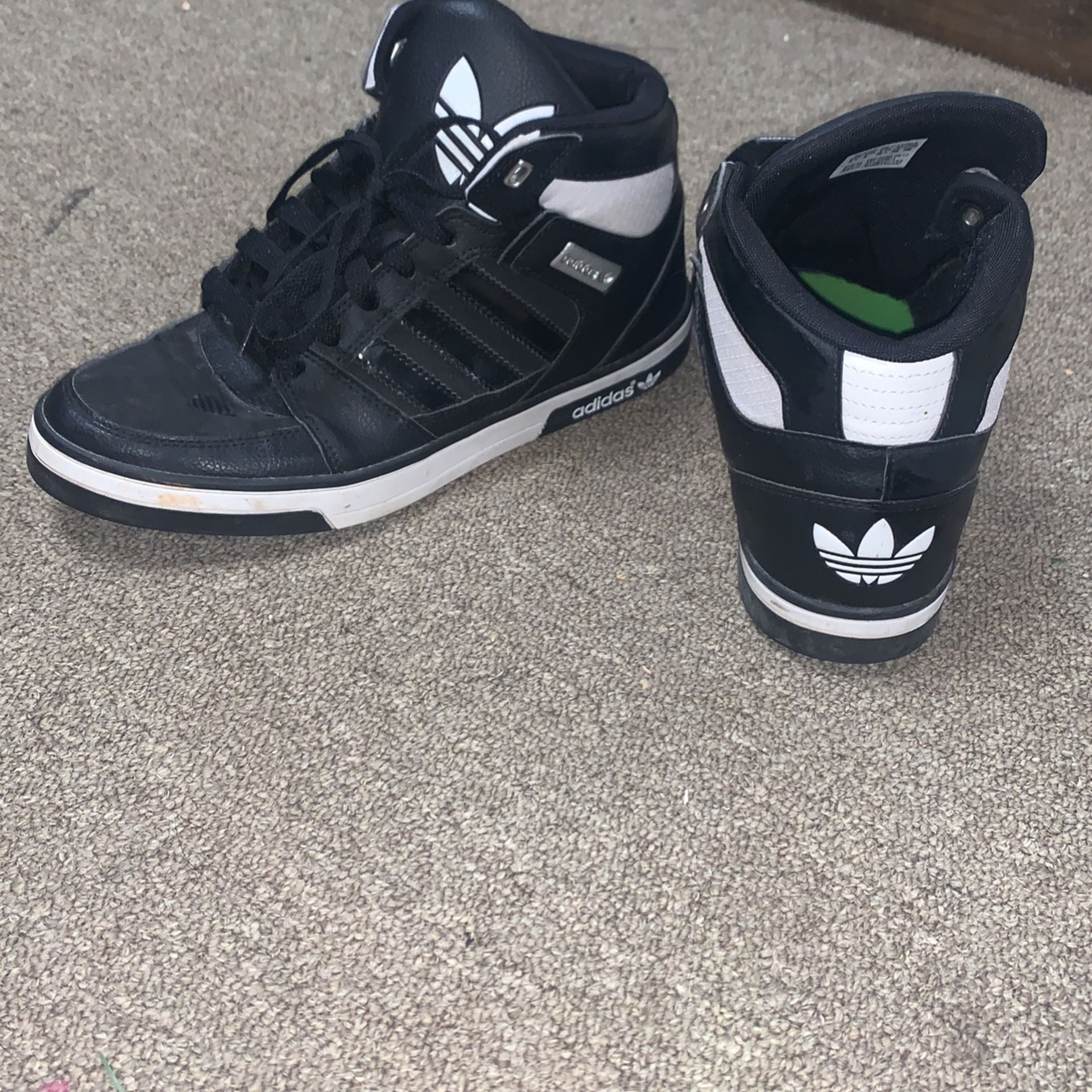 Adidas Sneakers